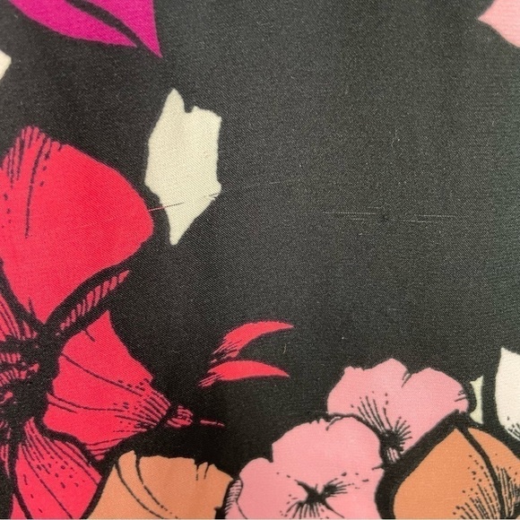 Express Floral Print Cuffed Cap Sleeve Shirt - Picture 3 of 6